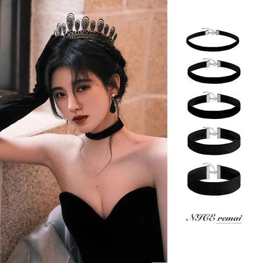 Ju Classic Black Simple Female Veet Collar