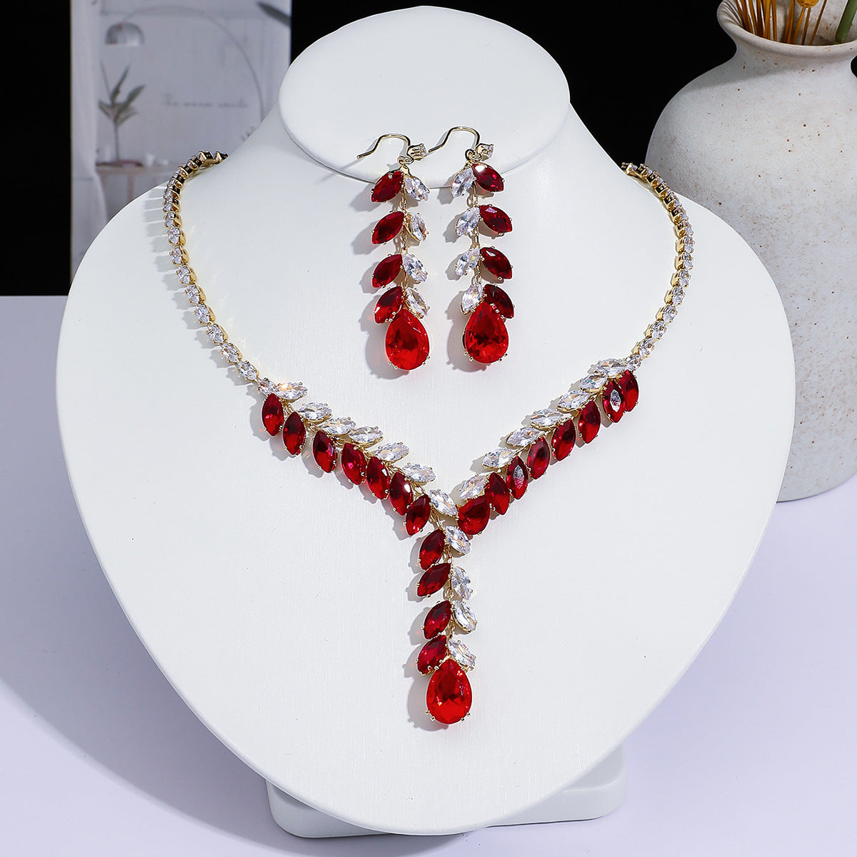 Full Diamond Drop-shaped Temperament The Dinner Party Jewelry Set