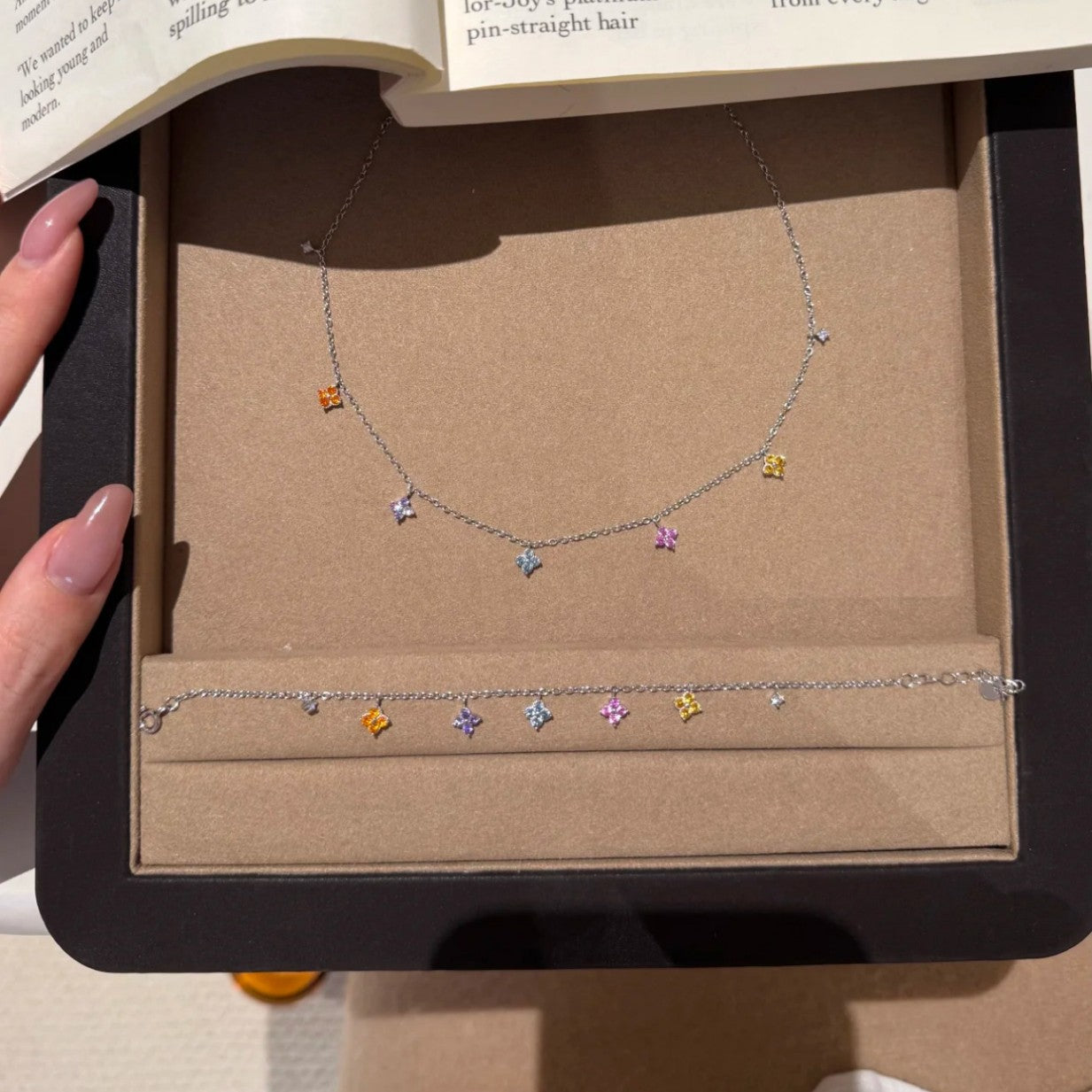 Women's Dopamine Color Zircon Clover High-grade Four-leaf Flower Sweet Clavicle Chain Necklaces