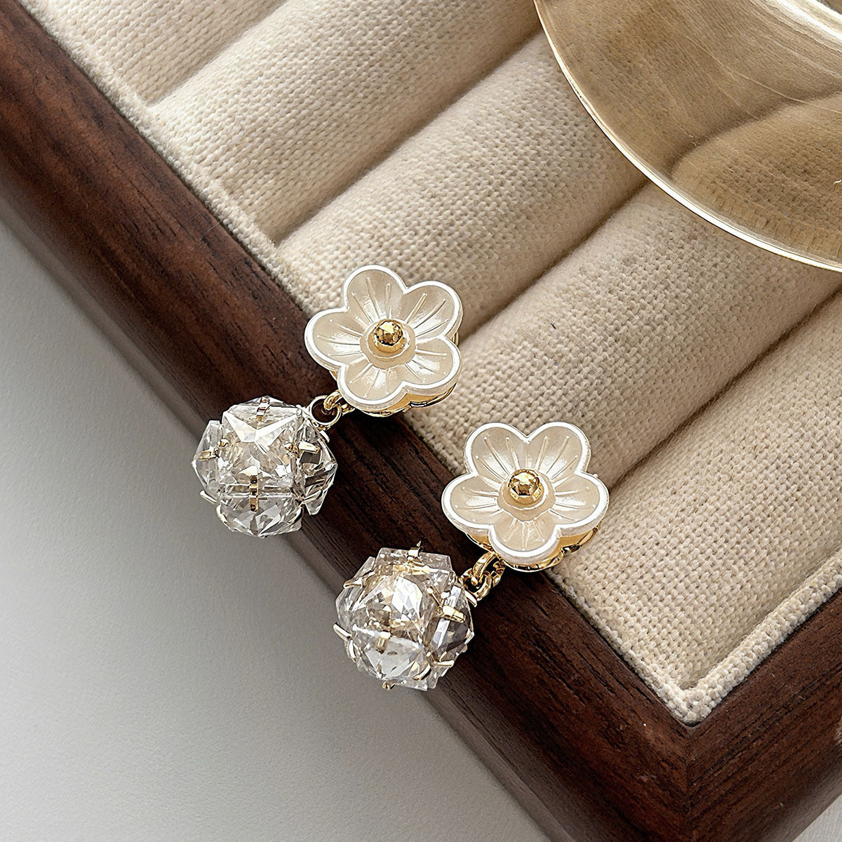 Women's Flower Light Luxury Zircon High-grade Versatile Earrings