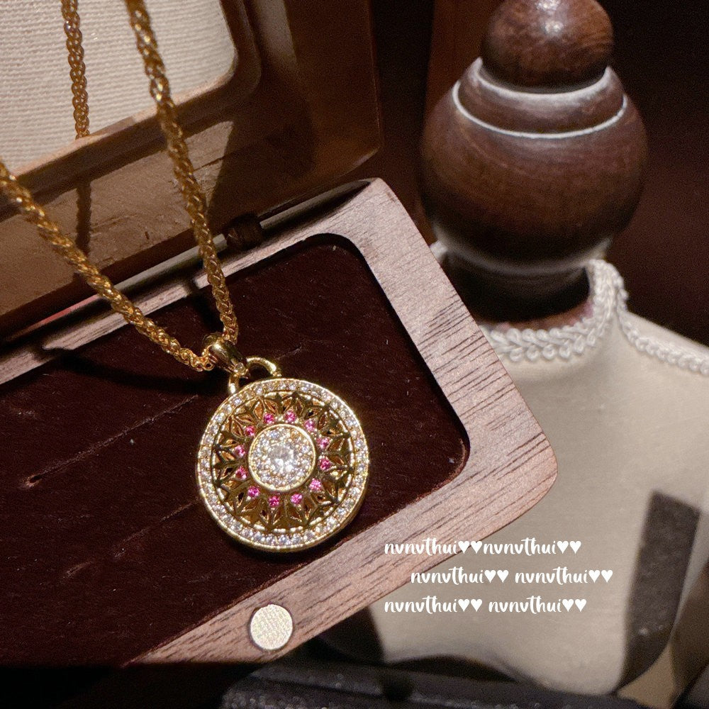 Ancient Golden Carved Rose Window Chain Necklaces