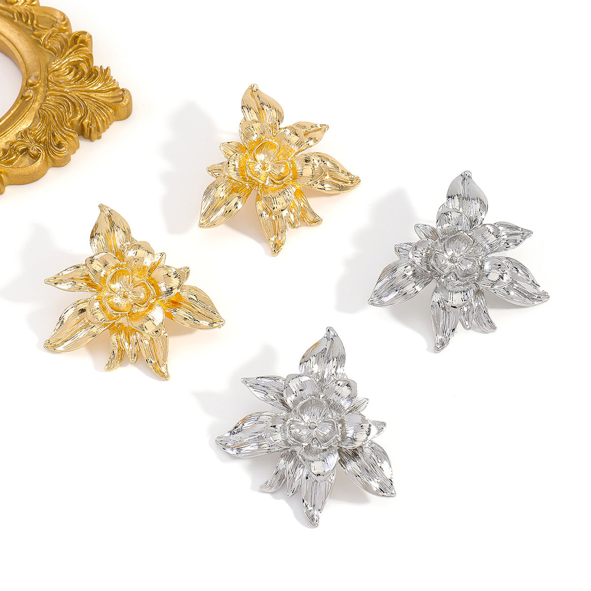 Mild Luxury Retro Three-dimensional Flower Fashion Grandeur Earrings