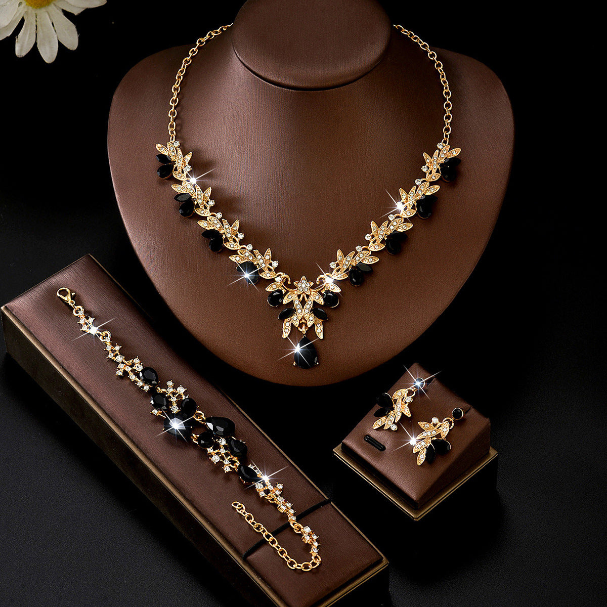 Women's Fresh Water Stringed Pearls Suite Joker Clavicle Chain Jewelry Set