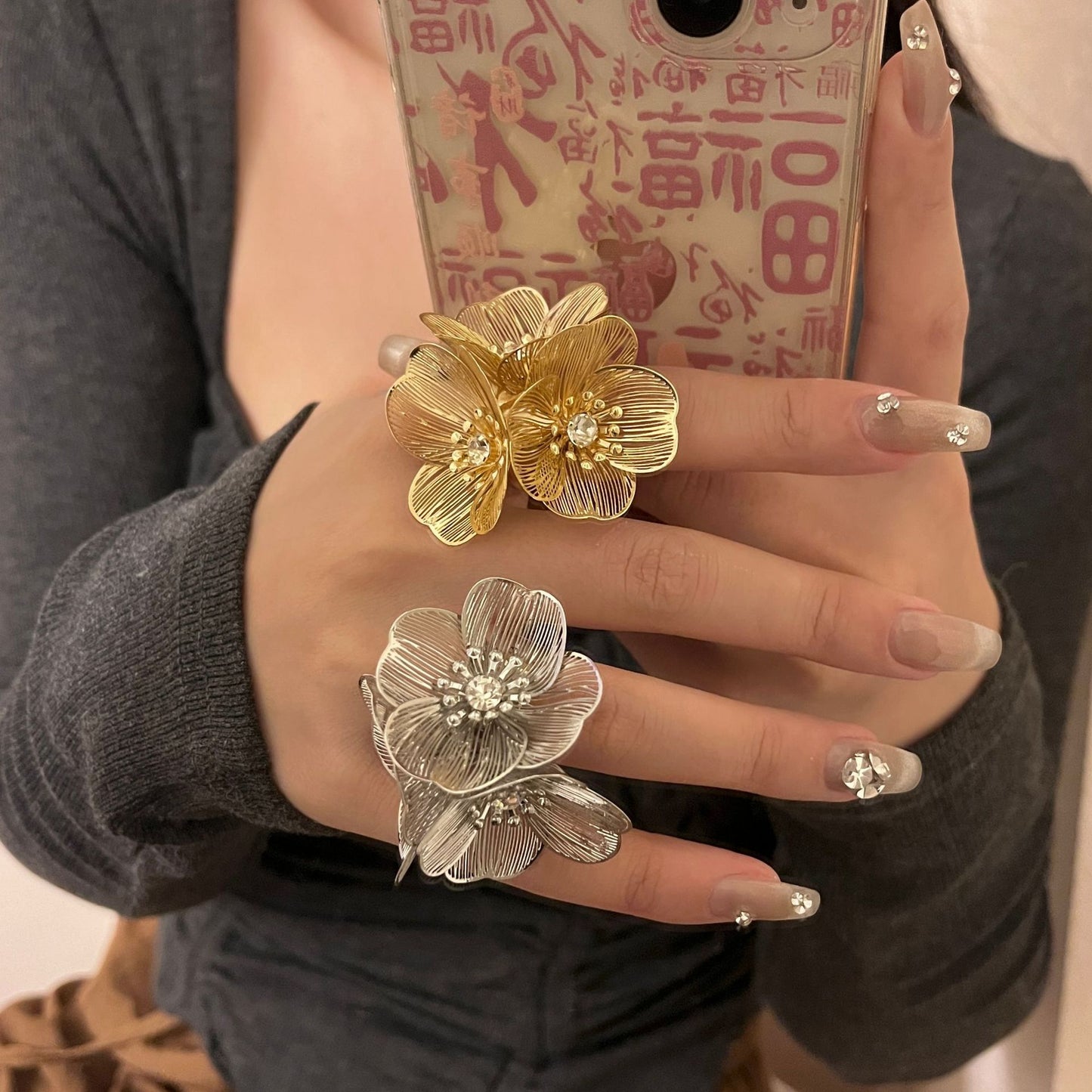 Pattern Flower Shiny Diamond Fashionable Metal Ring