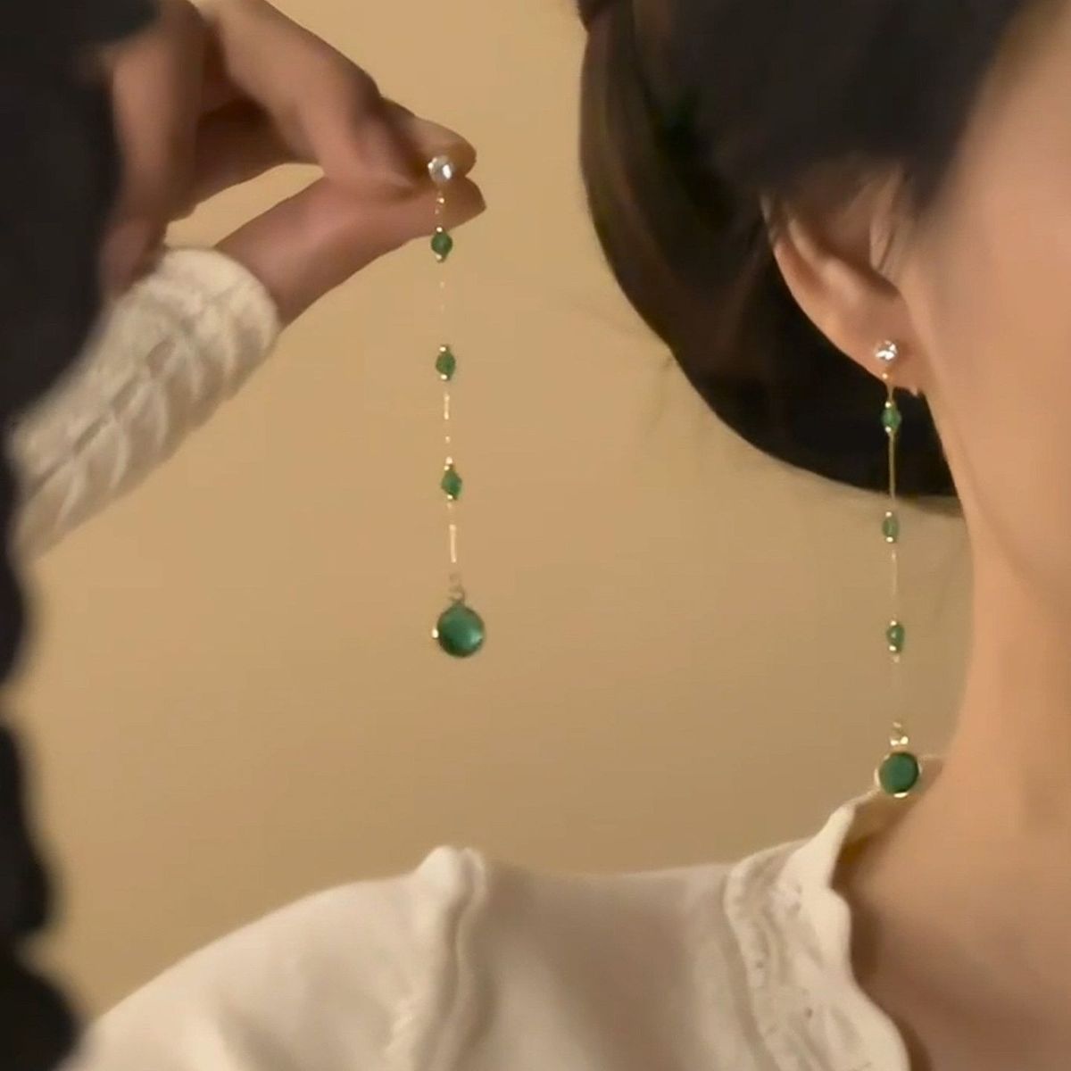 Women's Style Retro Green Water Drop Tassel Light Luxury Minority Elegant Earrings