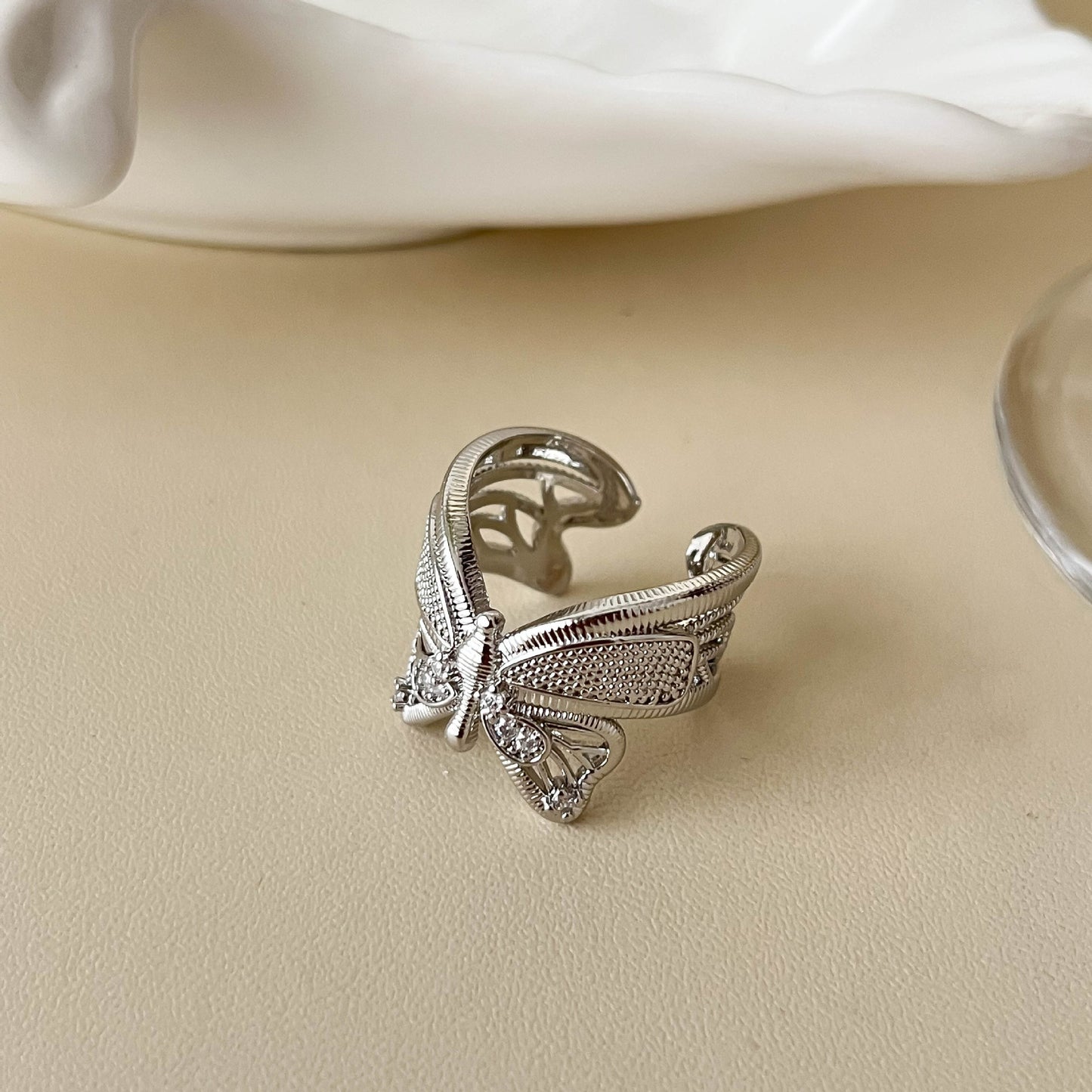 Women's Old Money Style Irregular Cross Hollow Out Open-end Zircon Unique Ring