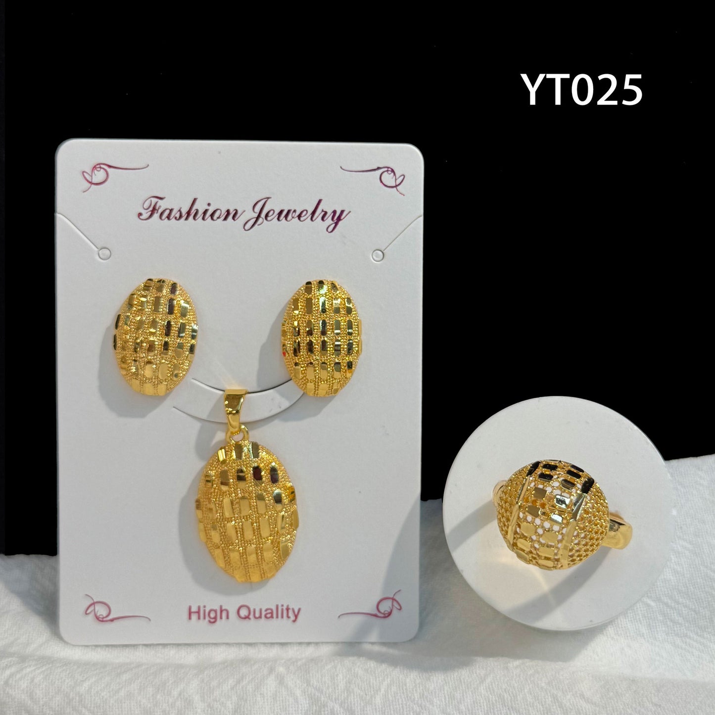 Gilding Hollow Pattern Niche Design Disc Pendants