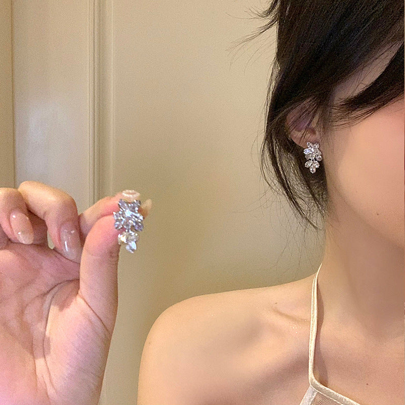 Women's Flower Tassel Light Luxury High-grade Exquisite Elegant Personalized Earrings
