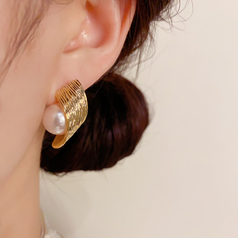 Women's Luxury Fashion Personalized Surrounding Pearl Niche Earrings