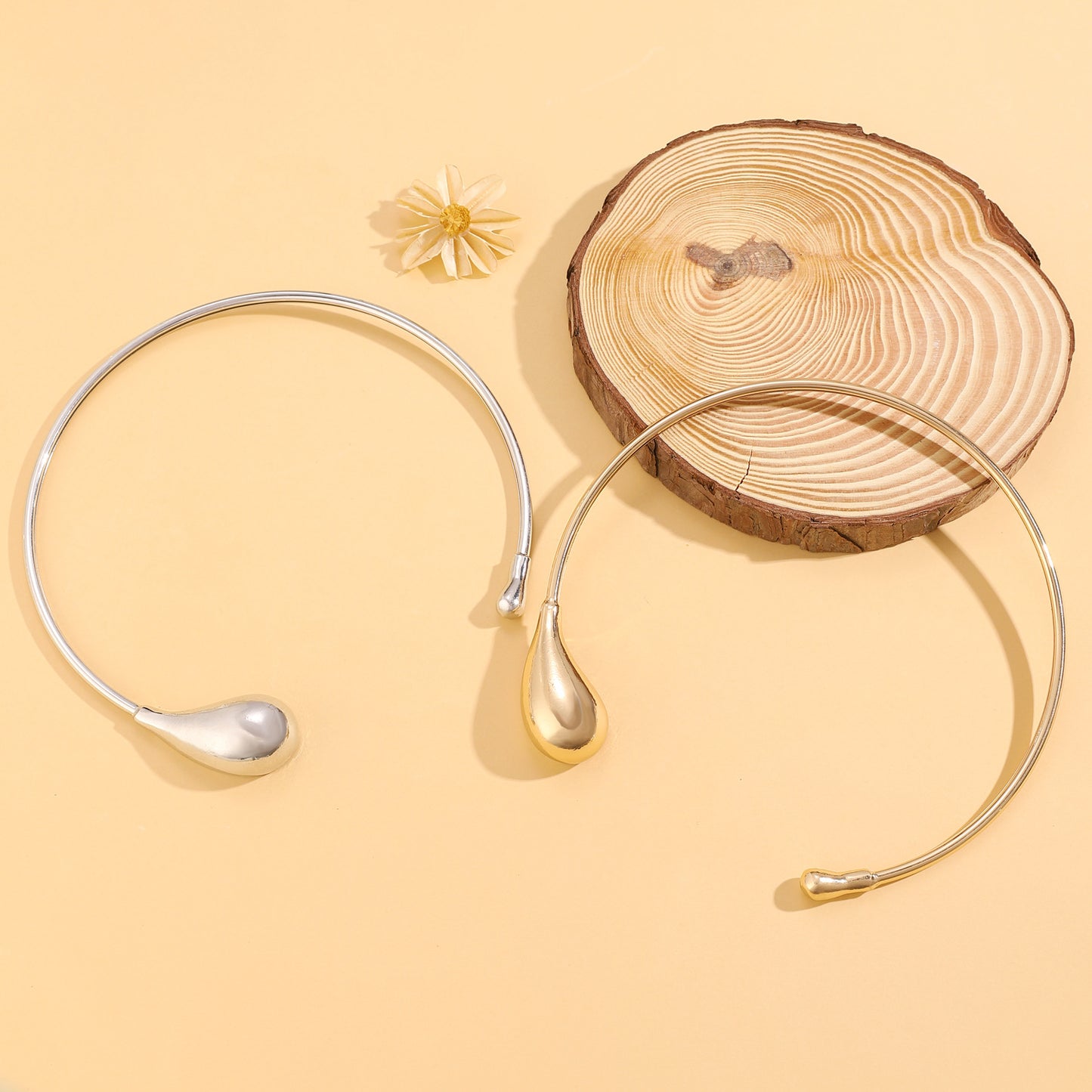 Women's Design Metal Minimalist Exaggerated Drop-shaped Gold Sier High Collar