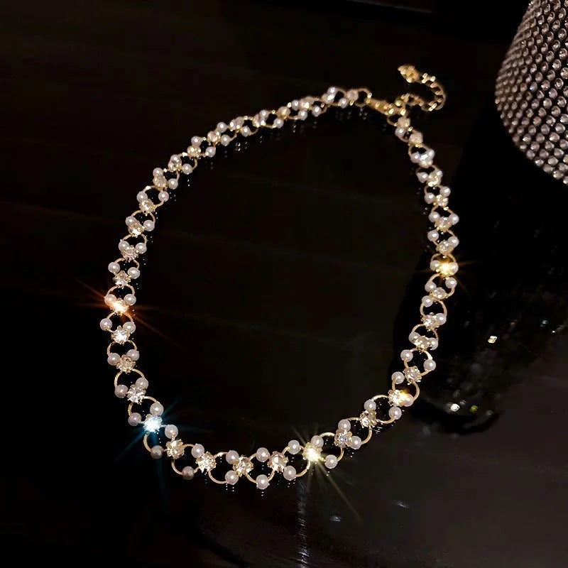 Women's Elegant Imitation Pearl Chain For Niche Design Cold Style Collar