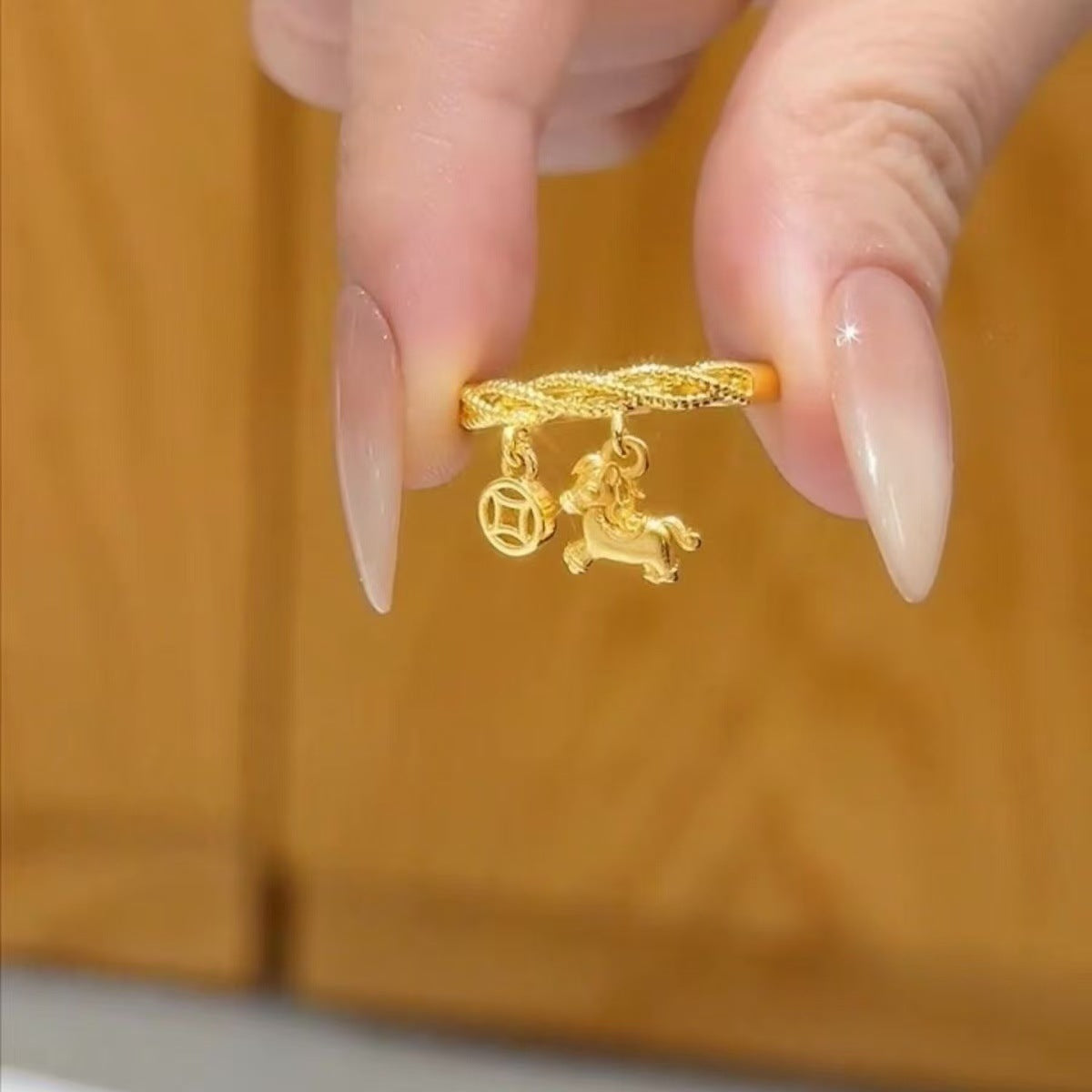 Immediately Rich Lucky Female Light Luxury Rings