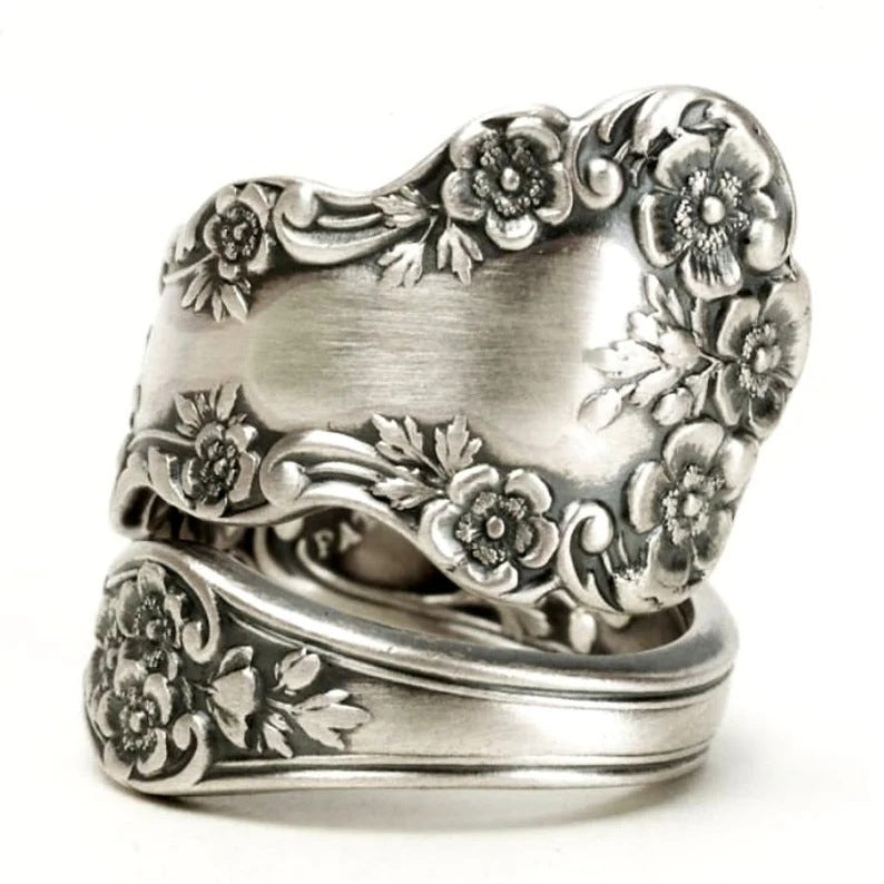 Women's Fashion Goth Flower Blooming Flowers Engagement Rings