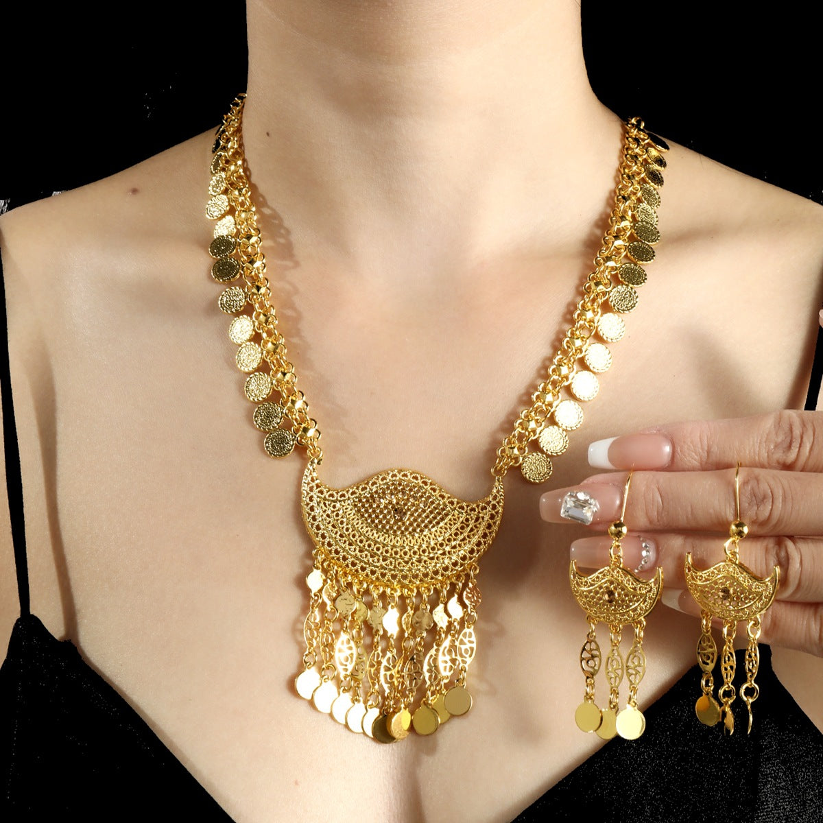 Women's Fashionable Golden Alloy Hollow Coin Tassel Jewelry Set