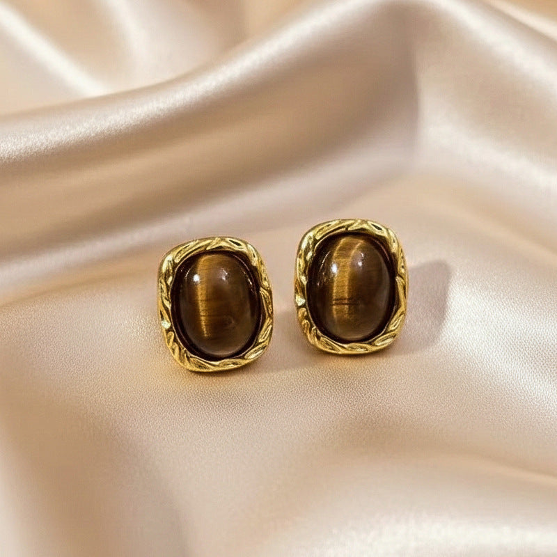 Women's Special Interest Light Luxury High-grade Retro Style Stud Earrings