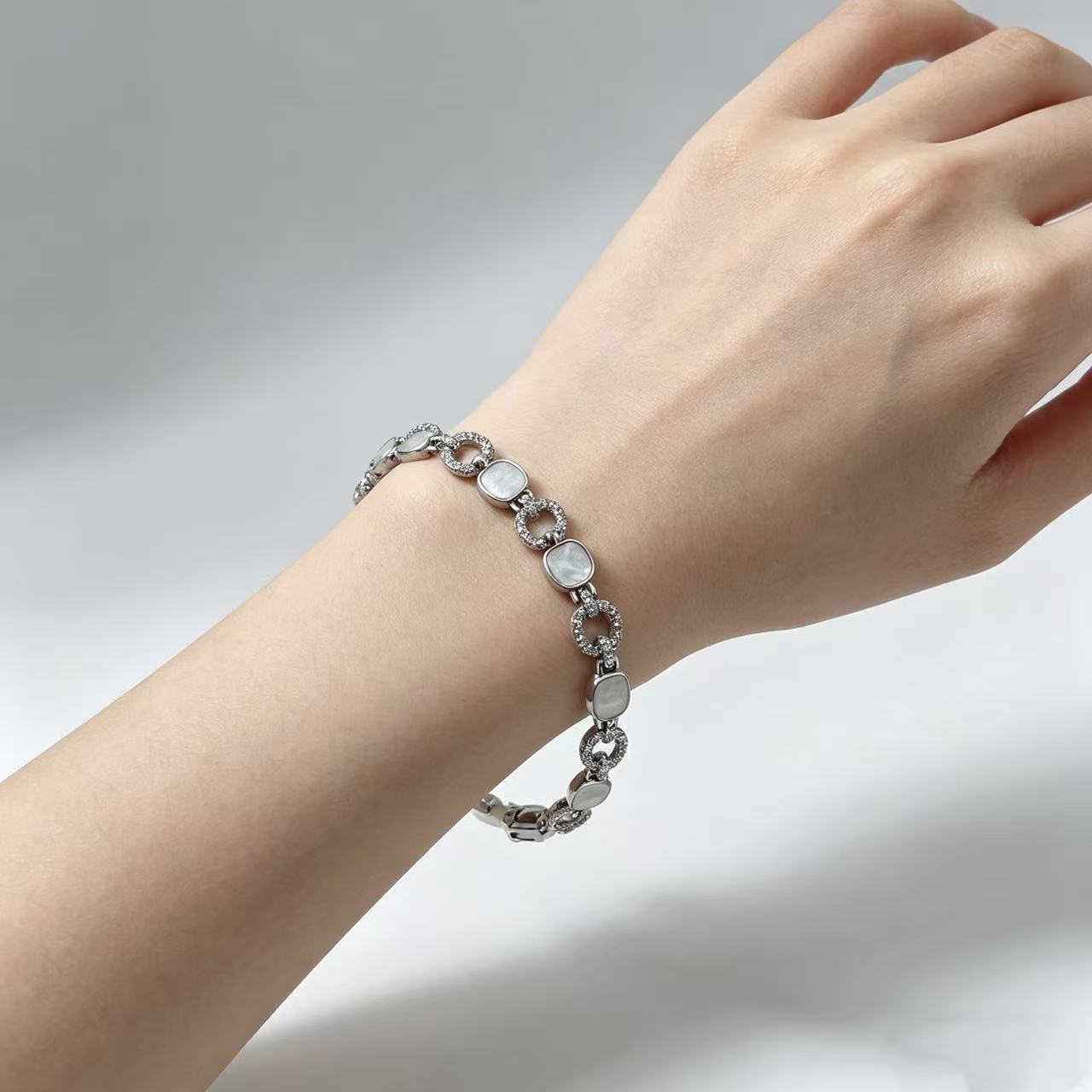 Women's Lux White Shell Full Rhinestone Zircon Sier Bracelets