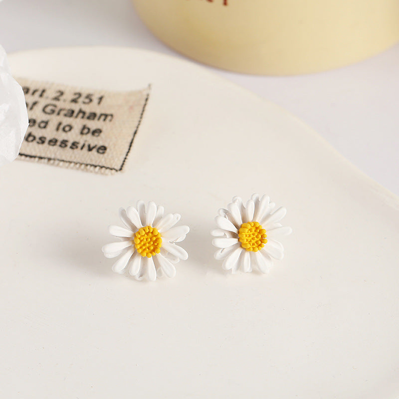 Women's Sweet Little Daisy Fresh Flower Korean Style Ear Clip Sier Stud Earrings