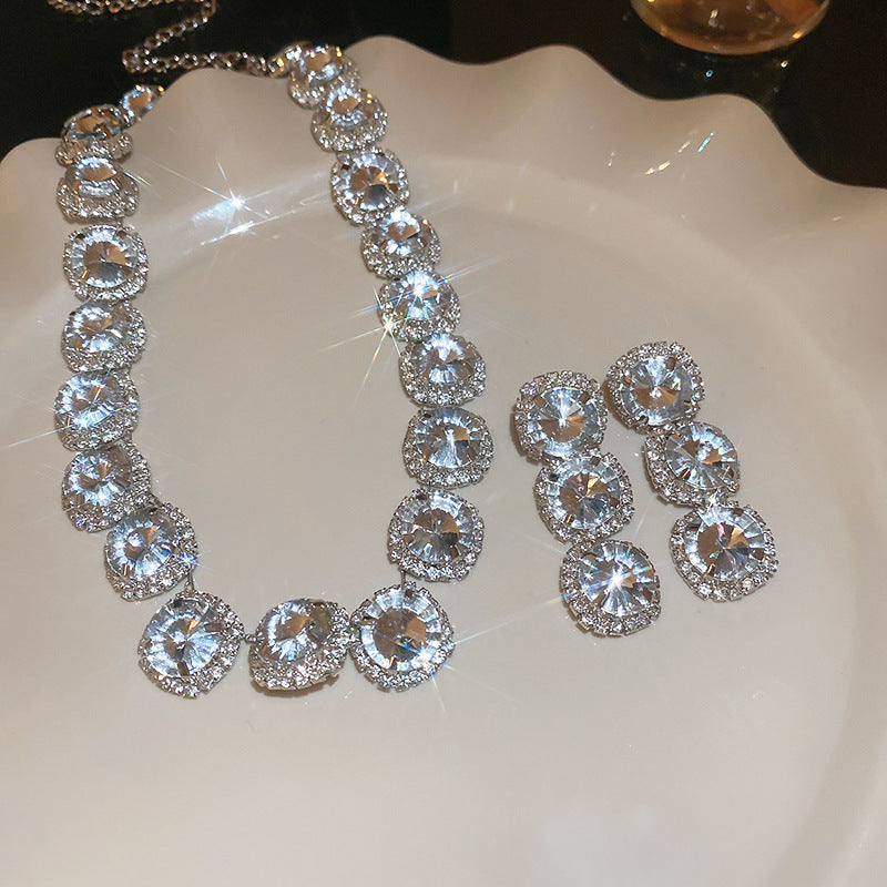Women's Luxury Minority Clavicle Chain Palace Style Jewelry Set