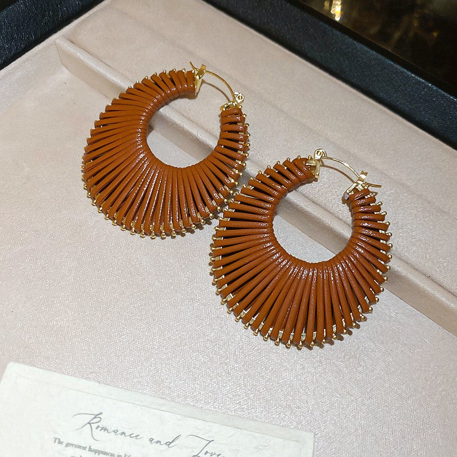 Women's Round Flower Vintage Ethnic Style Ear Niche Rings