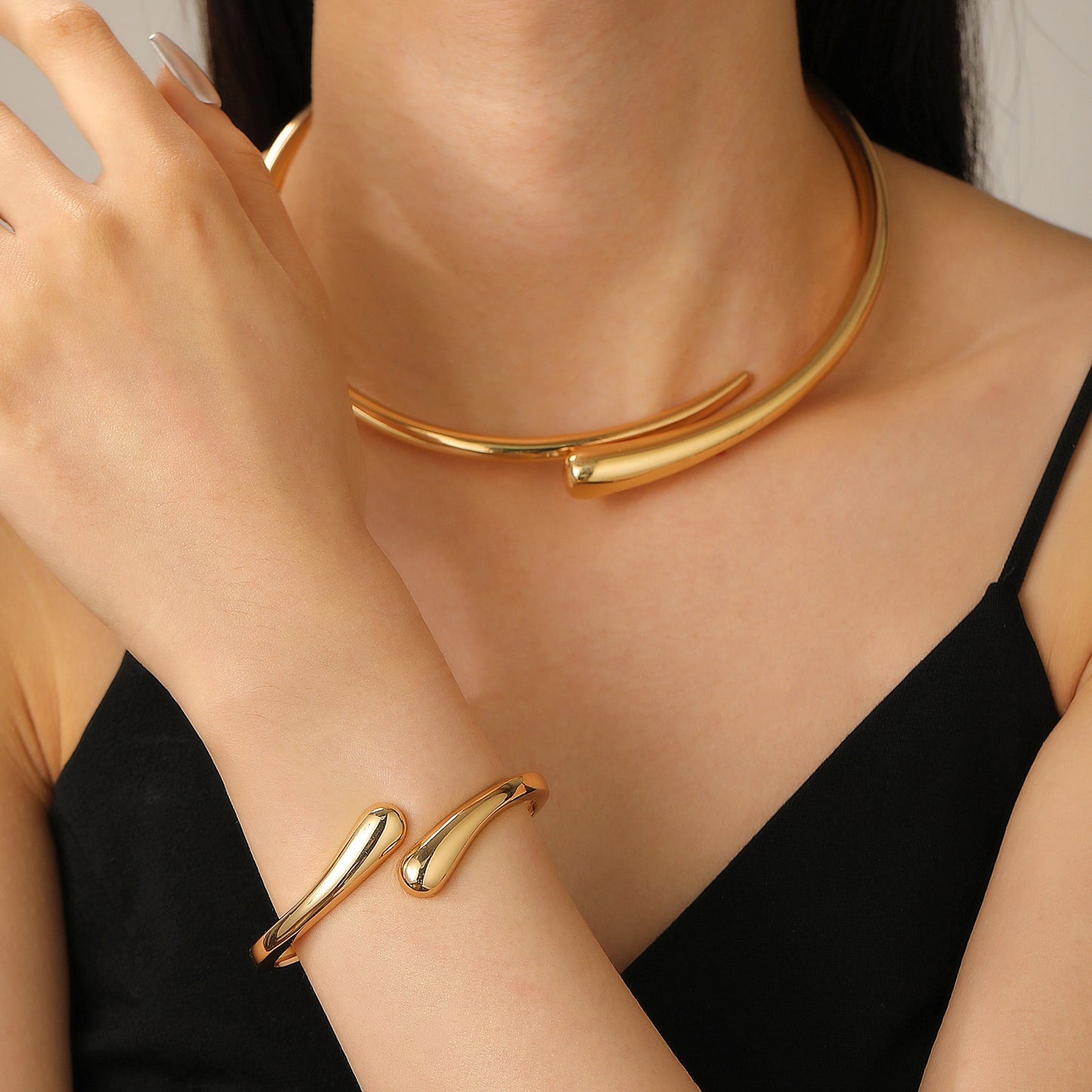 Exaggerated Irregular Glossy Design Sense Geometric Bracelets