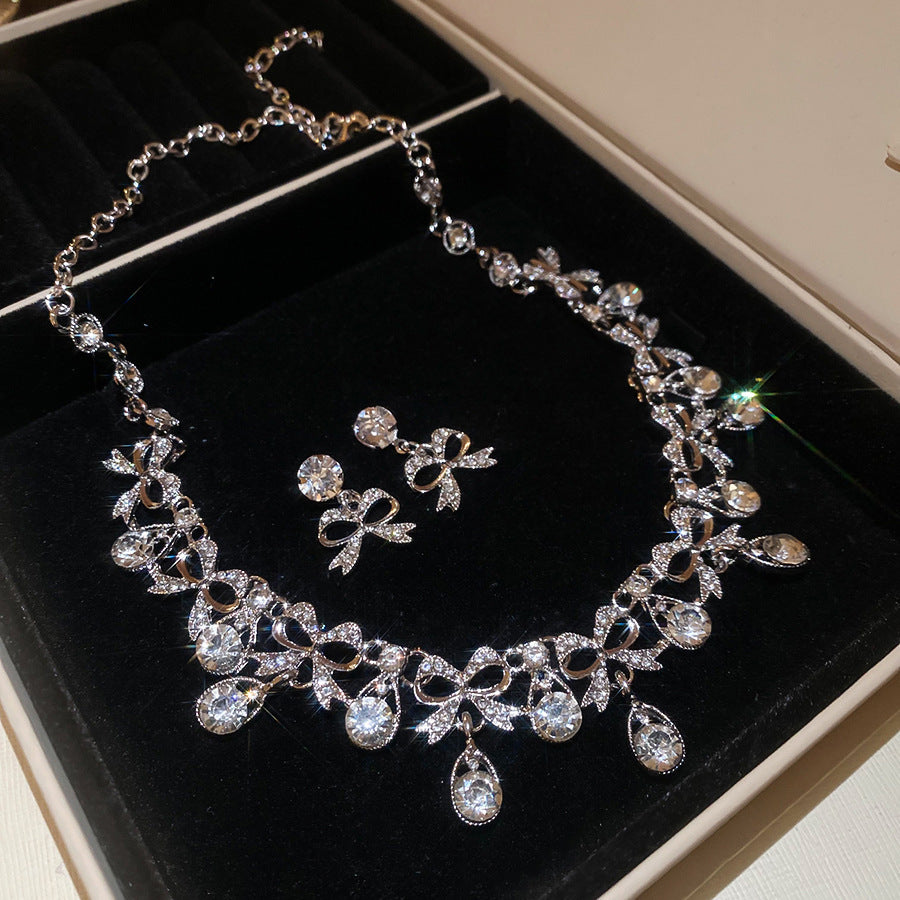 Women's Luxury Minority Clavicle Chain Palace Style Jewelry Set