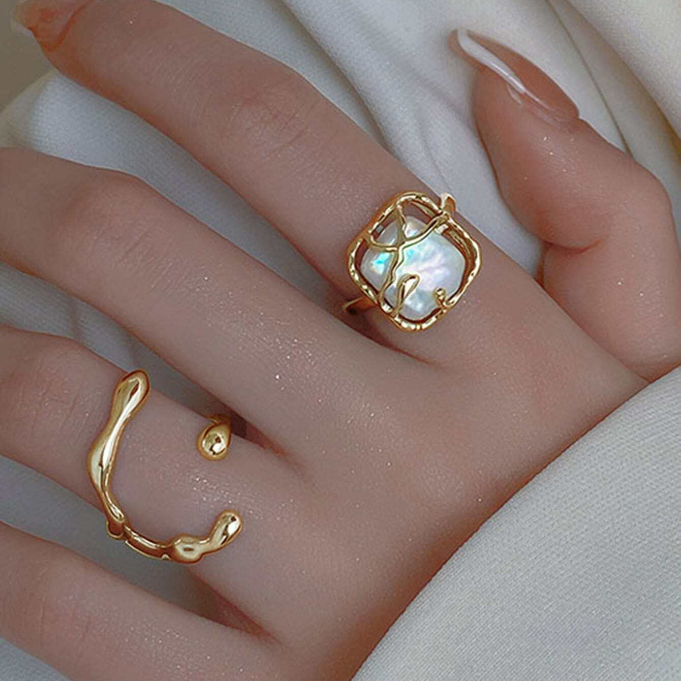 Design Irregular Pearl Set Of 2 Rings