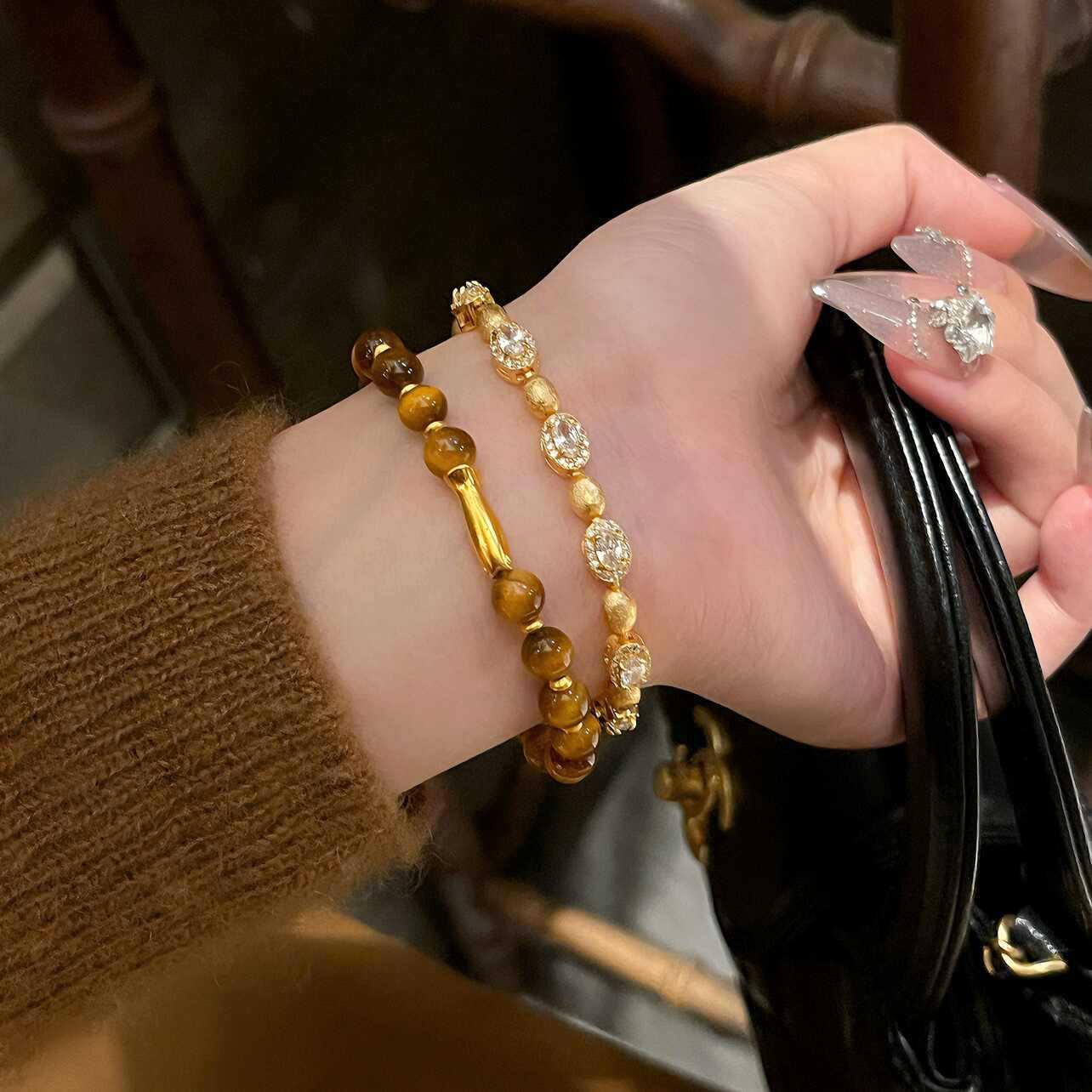 Women's Minority Tigereye Goldfish Simple High Class Elegant Hand Bracelet