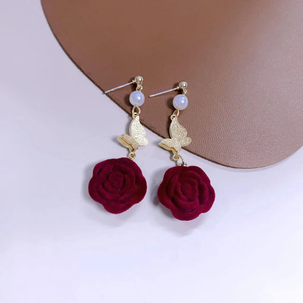 French Retro Burgundy Veet Rose Three-dimensional Butterfly Rings
