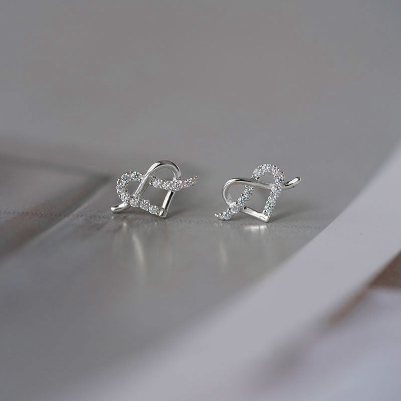 Women's Trendy Love Heart Simple Niche Light Stud Earrings