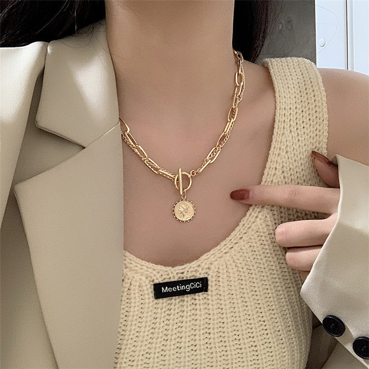 Women's Simplicity Personality Beauty Head Buckle Clavicle Necklaces