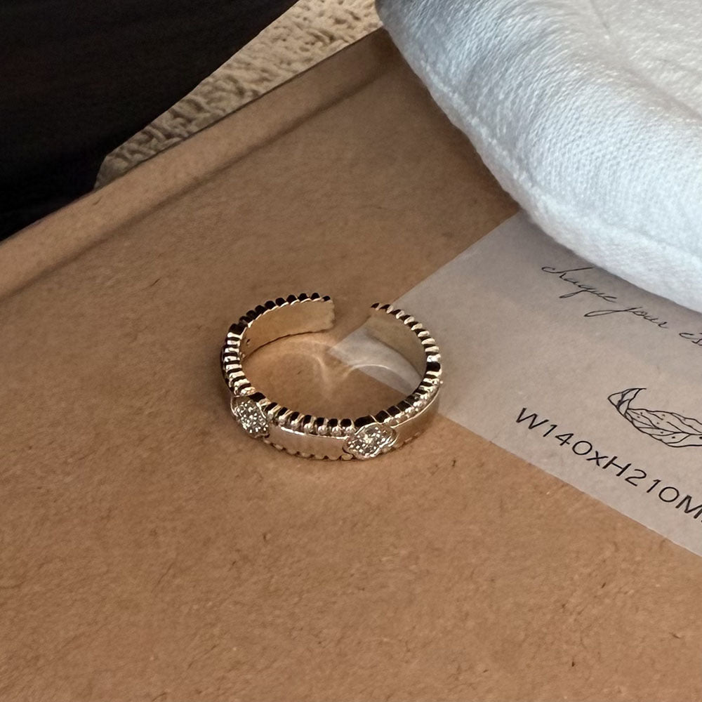 Women's Zircon Inlaid Niche High-grade Coffee Gold Light Luxury Exquisite Index Ring