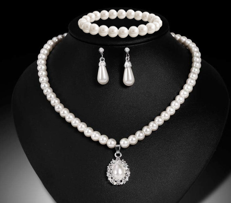Fashion Pearl Three-piece Light Luxury Minority High Necklace