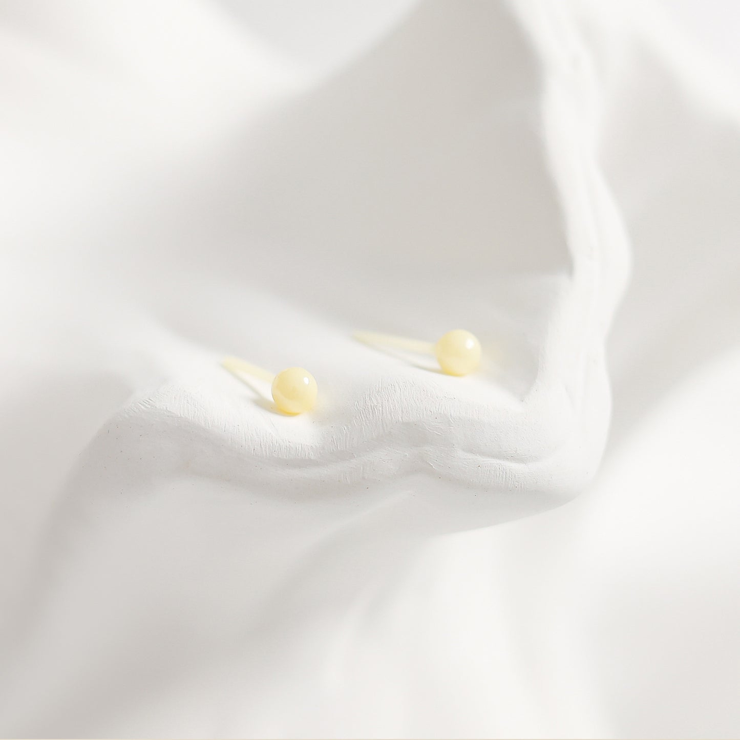 Medical Biological Porcelain Ear Female Ceramic Bar Auricular Needle Sleeping Earrings