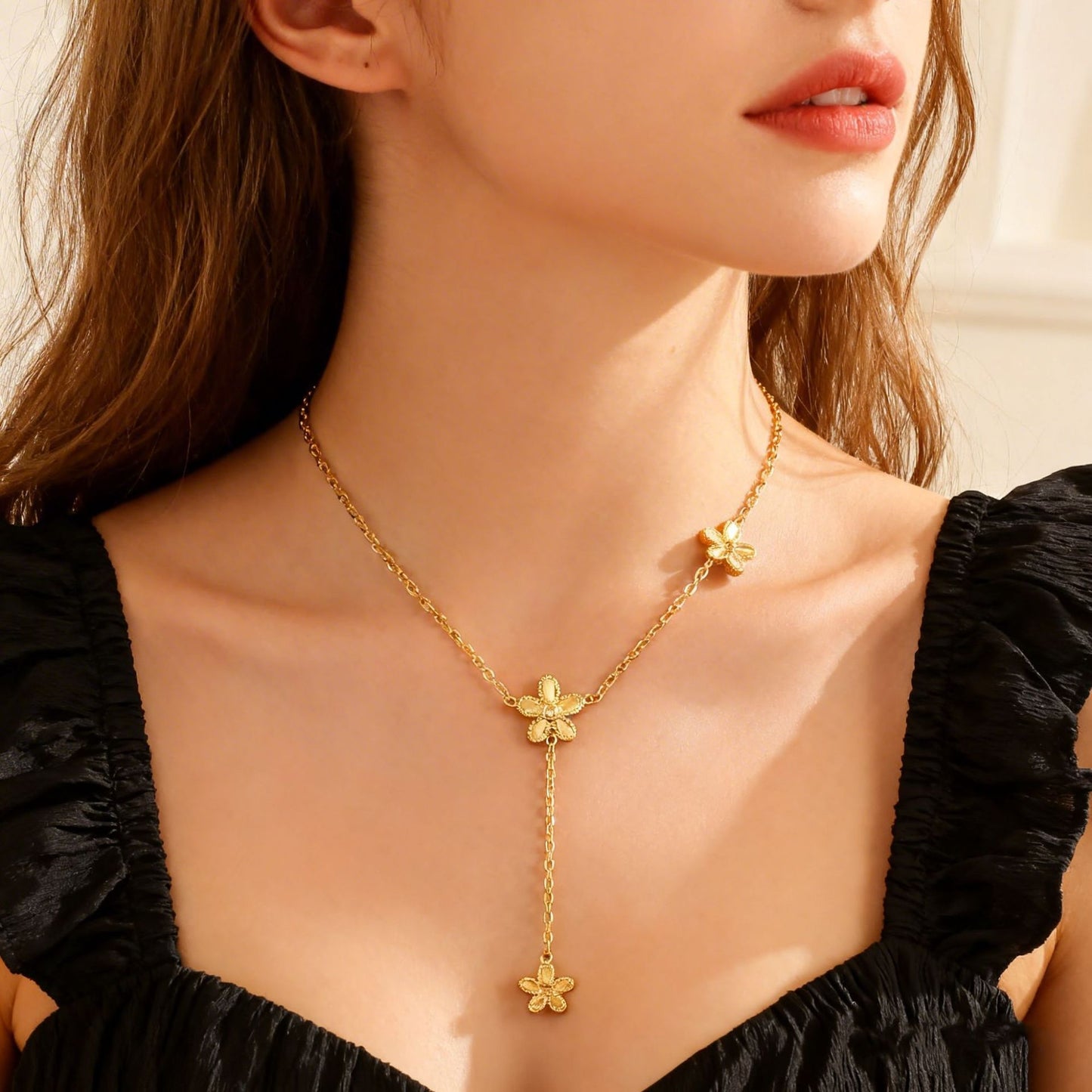 Women's Steel Niche Style Fresh Flower Gold Color Necklace