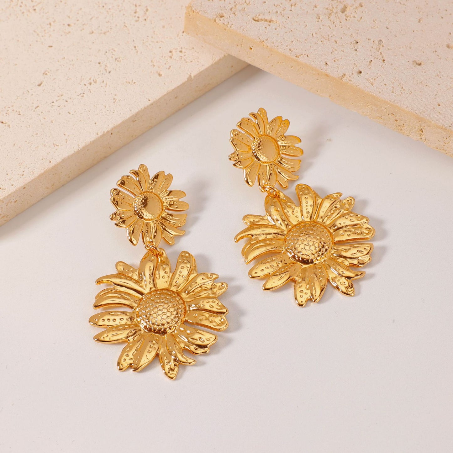One Large Small Overlapping Stainless Steel Eardrops Gold Rings