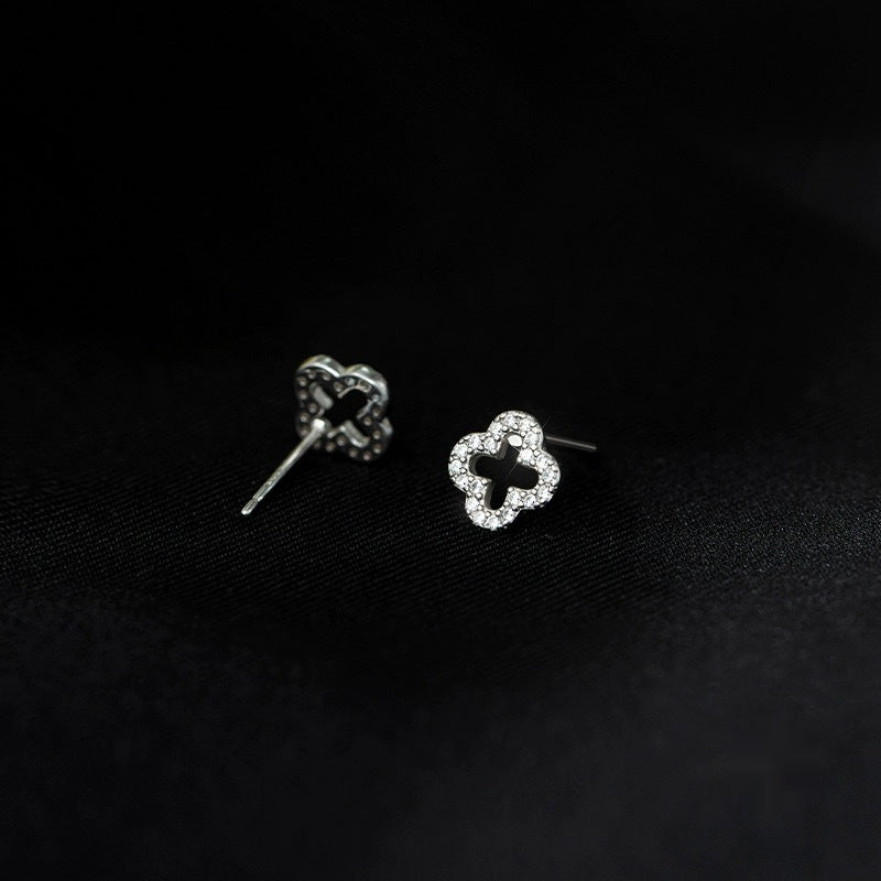 Women's Four Leaf Clover Ear Special Interest Stud Earrings