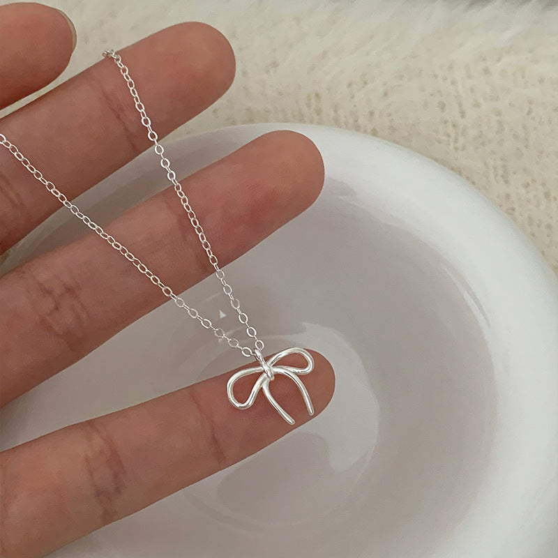 Women's Light Luxury Minority High-grade Simple Style Clavicle Chain Necklace