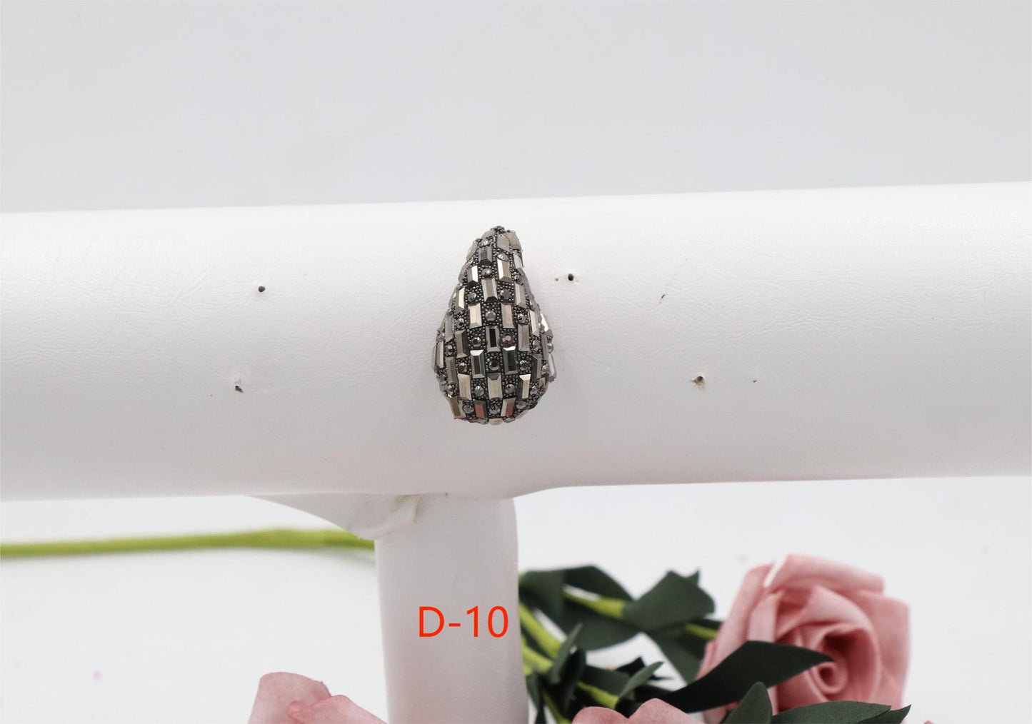 Niche Comma Glass Full Diamond Light Luxury Fashion Earrings