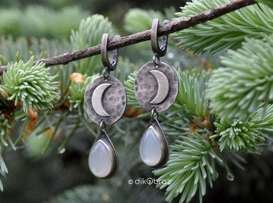 He Cheng Fashion Retro Moon Cloud Earrings