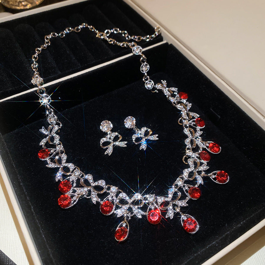 Women's Luxury Minority Clavicle Chain Palace Style Jewelry Set