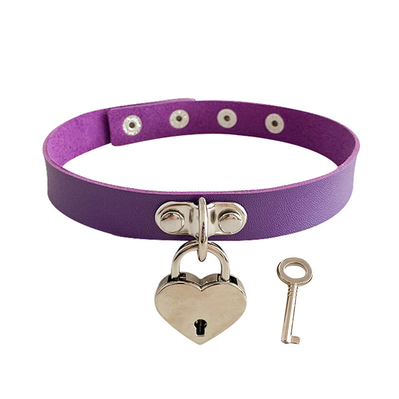 Exaggerated Peach Heart With Key Clavicle Chain Collar