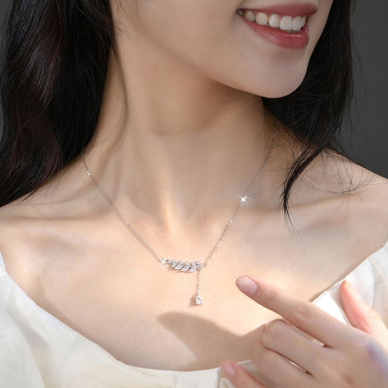 Women's Panicle Safety Light Luxury Minority Design Fashion Simple Temperamental Tassels Necklace