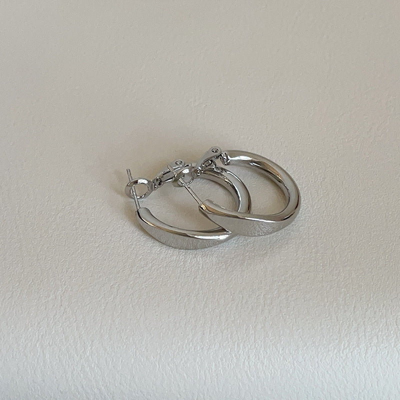High-grade Geometric Glossy Ear Female Temperament Fashion Trend Commuting Exquisite Earrings