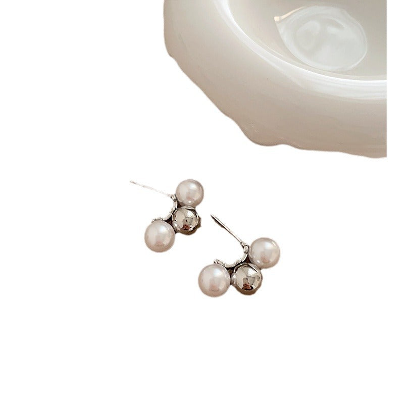 Women's Pearl Stitching Metal Beads Curved For Niche Design Earrings