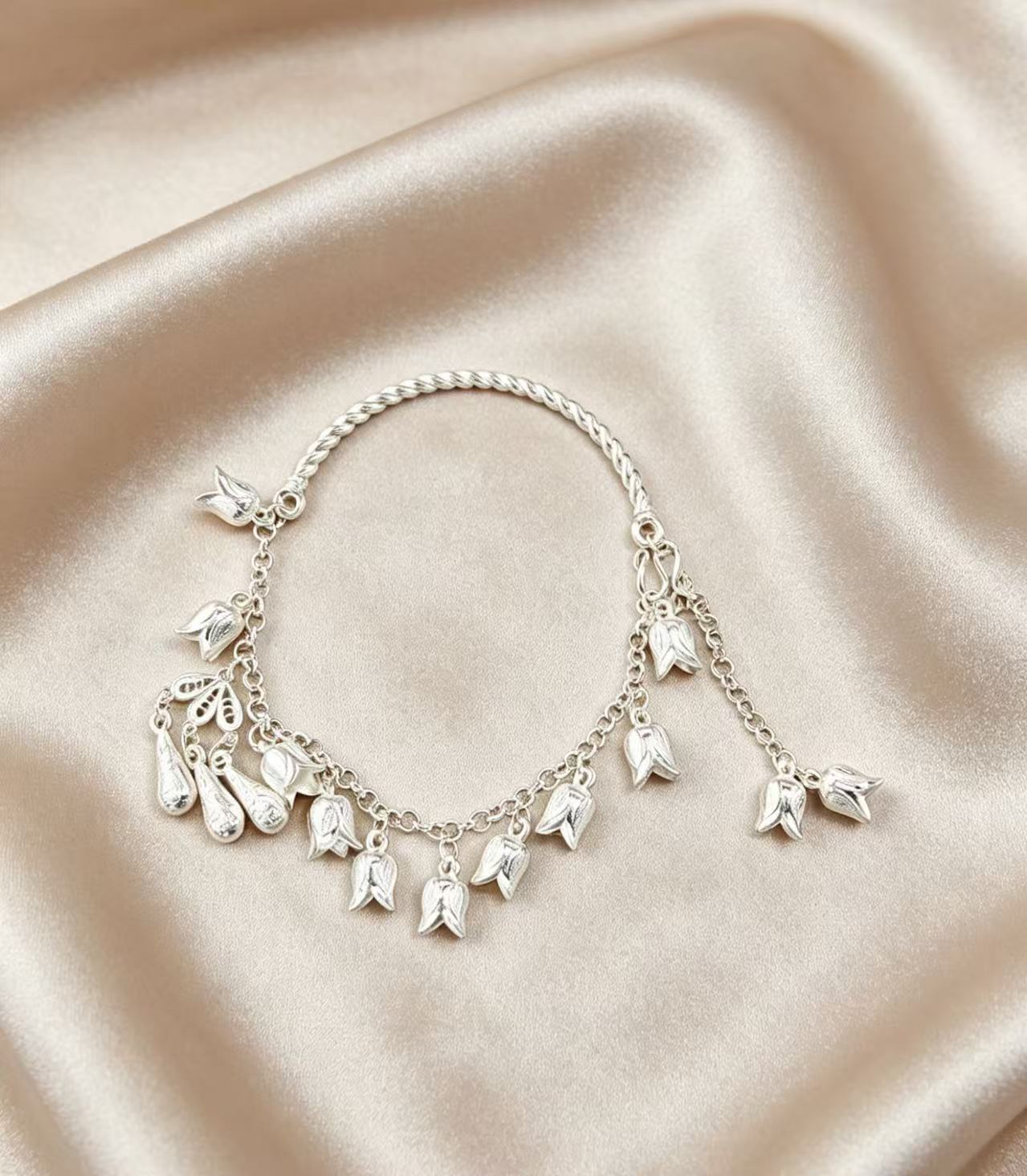 Flower Ancient High Sense Graceful Tassel Niche Bracelet