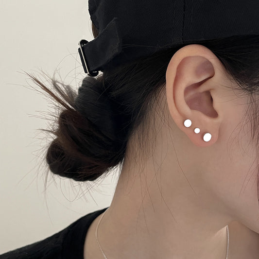 Men's Sier Round Small Ear Low-key Simple Elegant Earrings