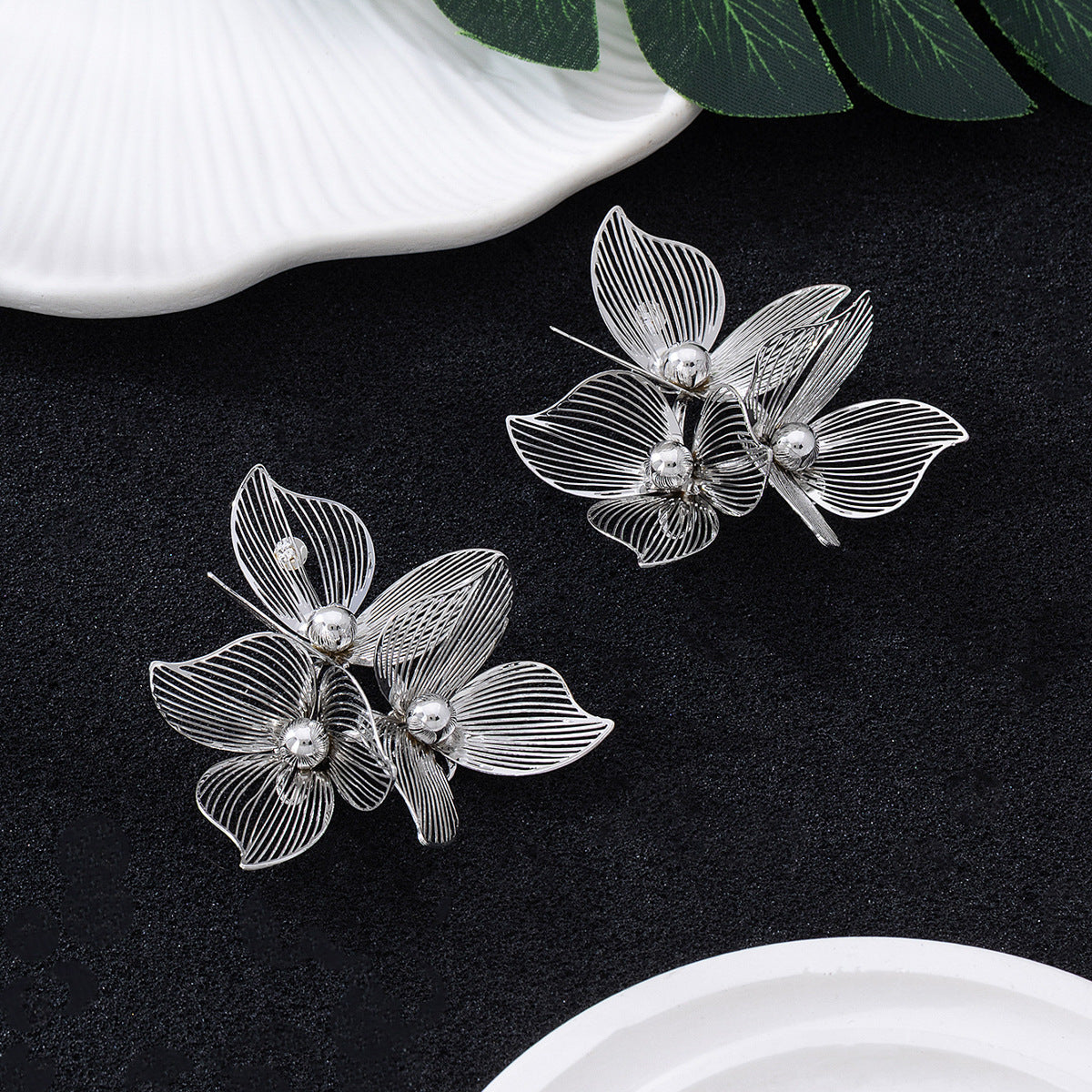 Metal Flower Exaggerated Special Interest Light Luxury Earrings