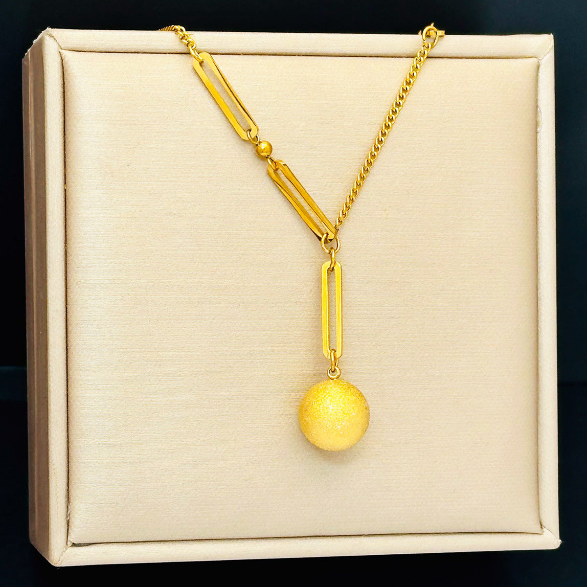 Women's Titanium Steel Light Luxury Does Not Fade Temperament Clavicle Chain Necklace