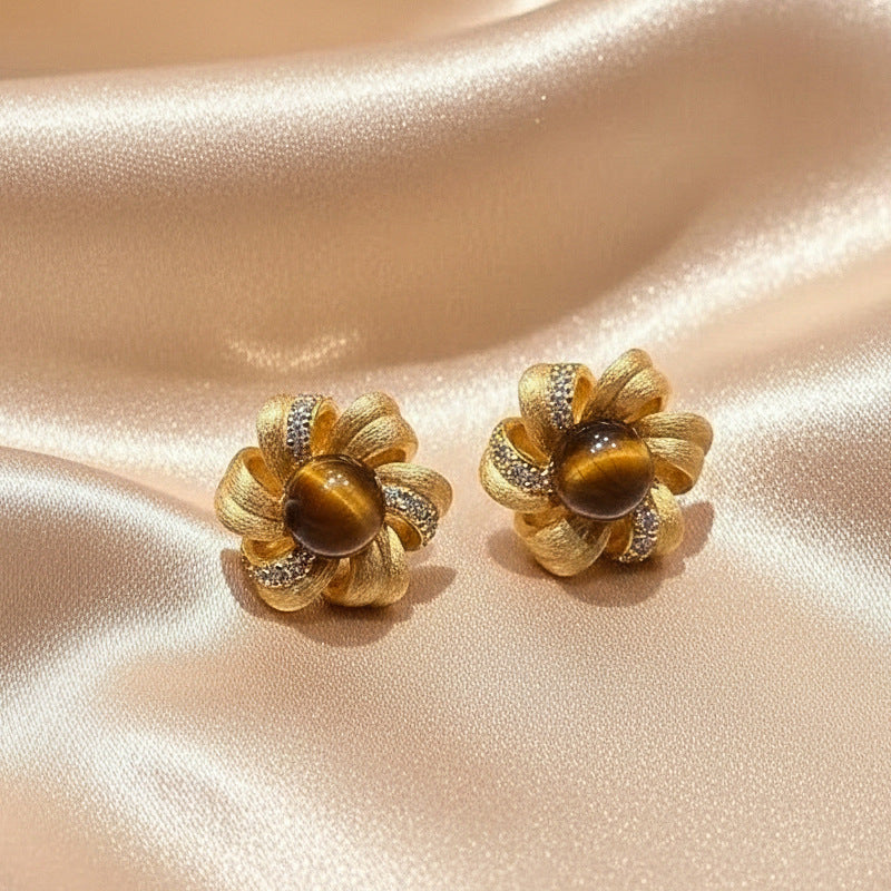 Women's Special Interest Light Luxury High-grade Retro Style Stud Earrings