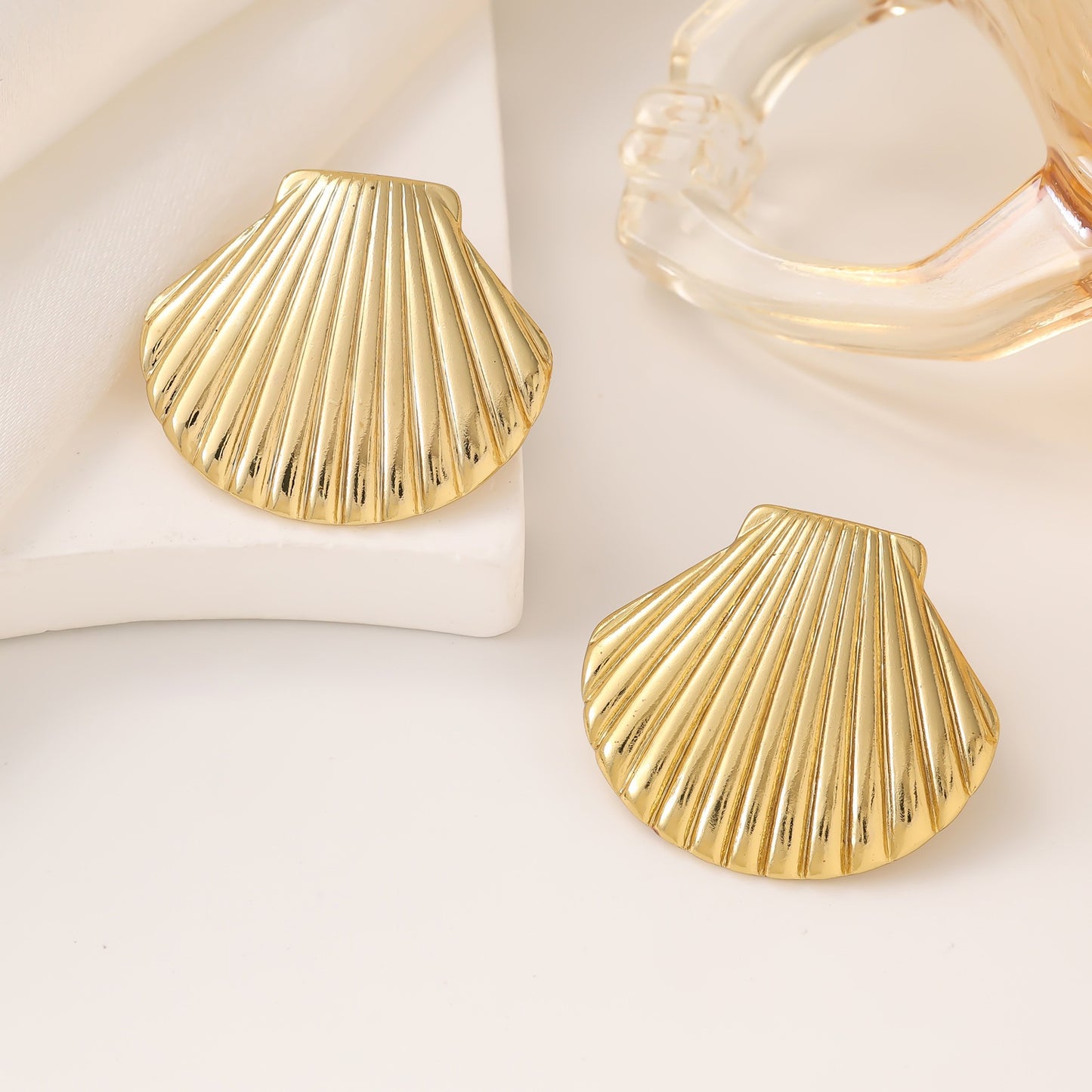 One Large Small Overlapping Stainless Steel Eardrops Gold Rings